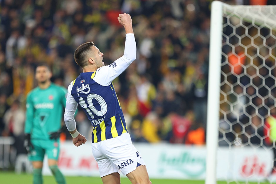 Lider Fenerbahçe, Fatih Karagümrük'ü 2 golle geçti