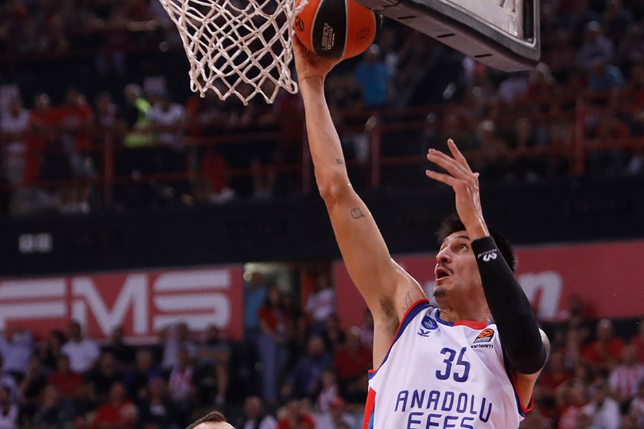 Anadolu Efes'te Willis en az 6 hafta yok